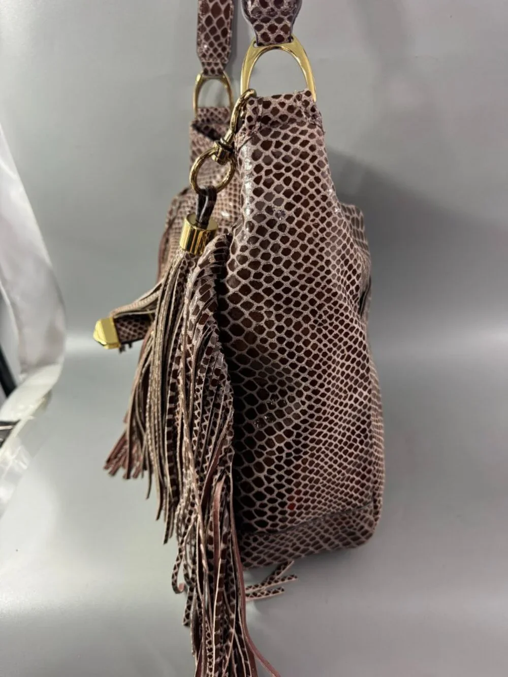 NWOT G.I.L.I Sienna Cobra Brown Leather Stirrup Fringe Hobo Bag - Picture 4 of 15